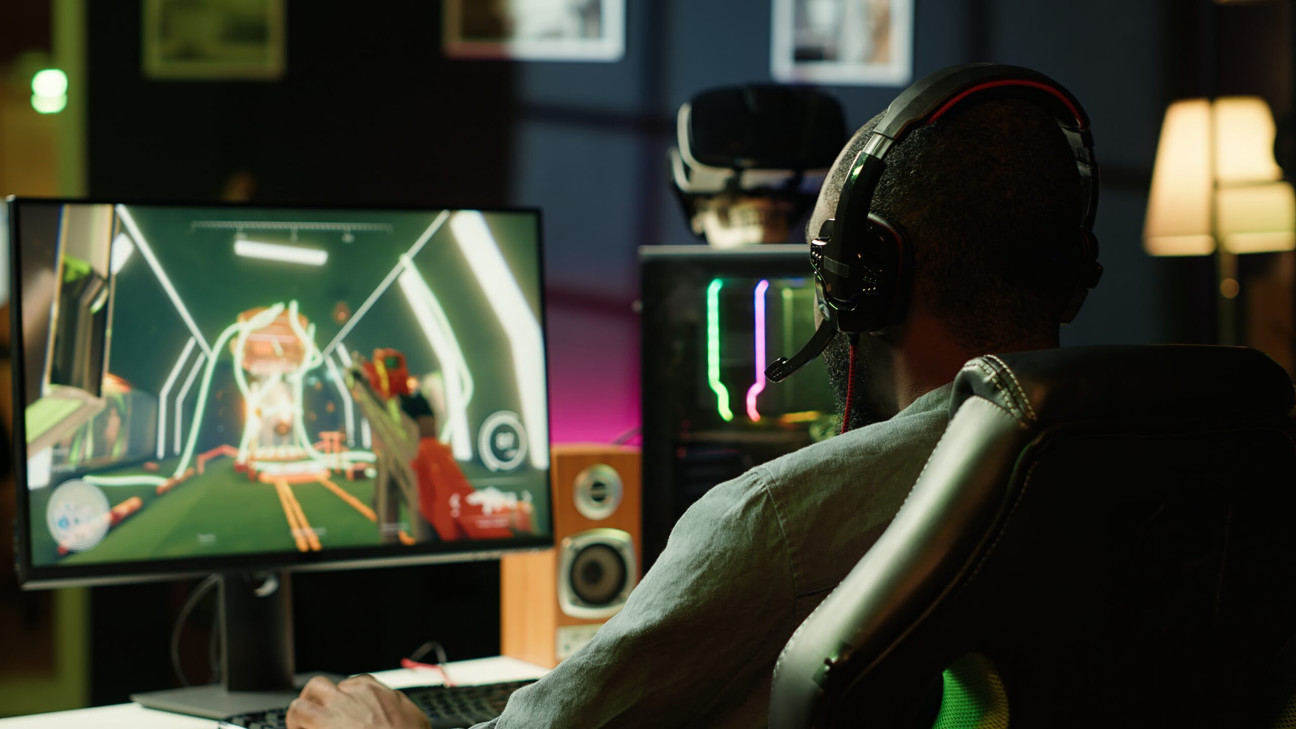 Sharpen Your Aim: Pro Tips to Master FPS Games (CS2, Valorant, COD)